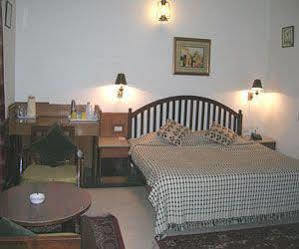 Corbett Treff Hotel Dhikuli Екстериор снимка